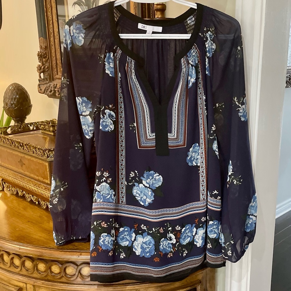 DR2 Beautiful Long Sleeve Blouse
